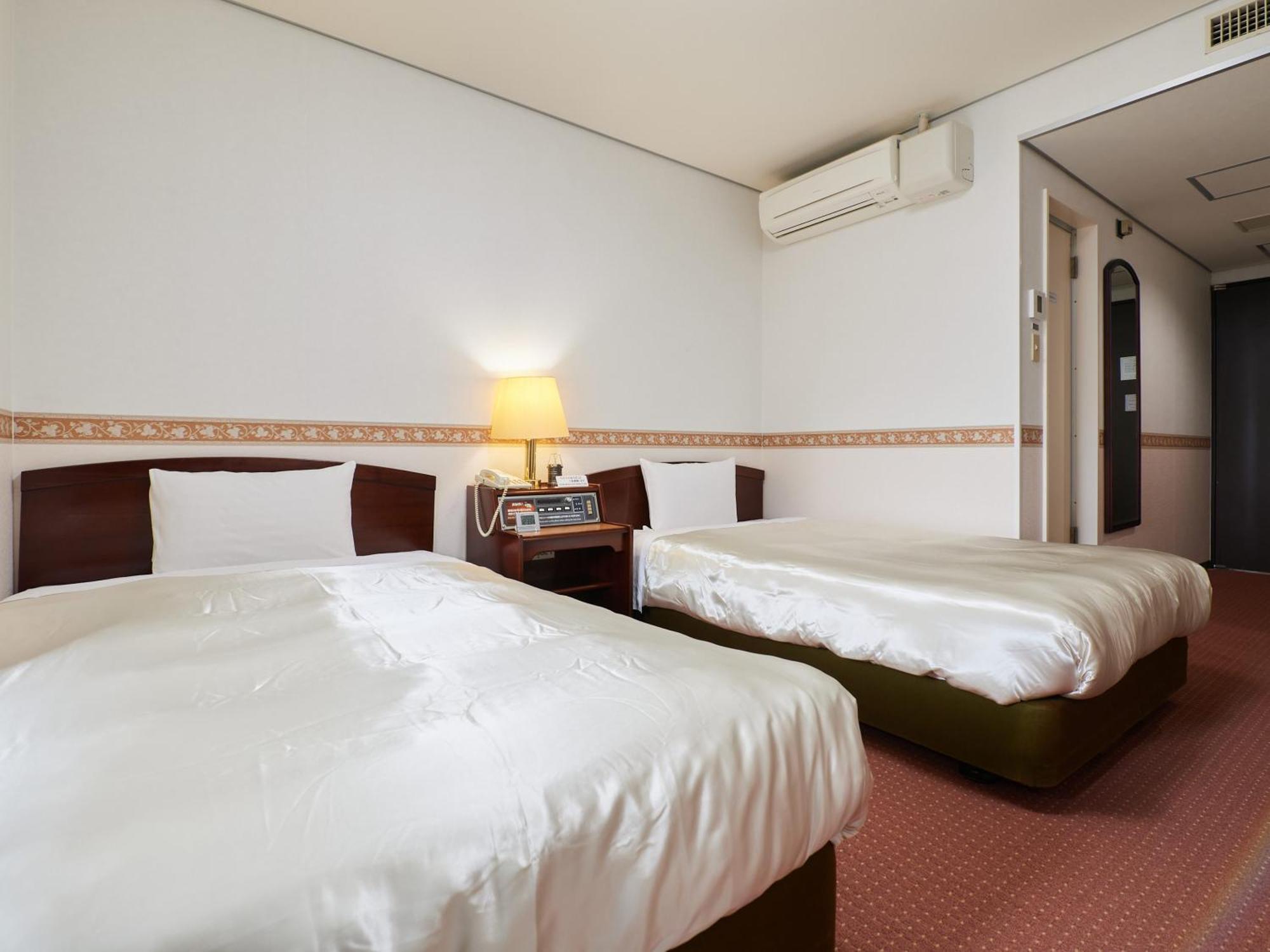 Ecohotel Toyama Station Екстериор снимка