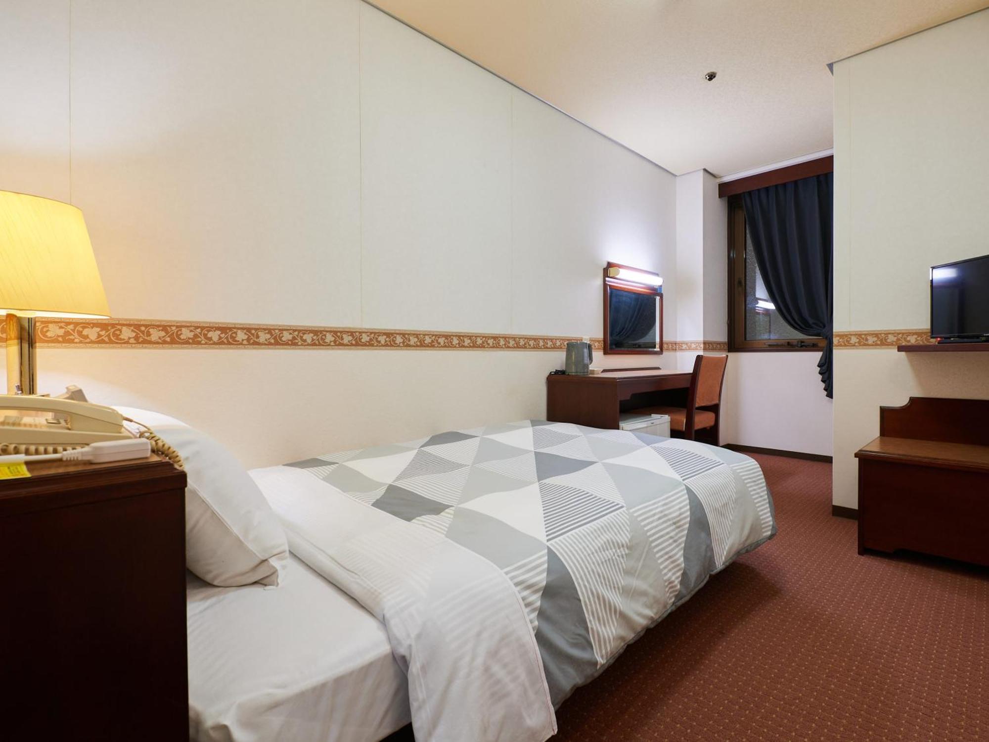 Ecohotel Toyama Station Екстериор снимка