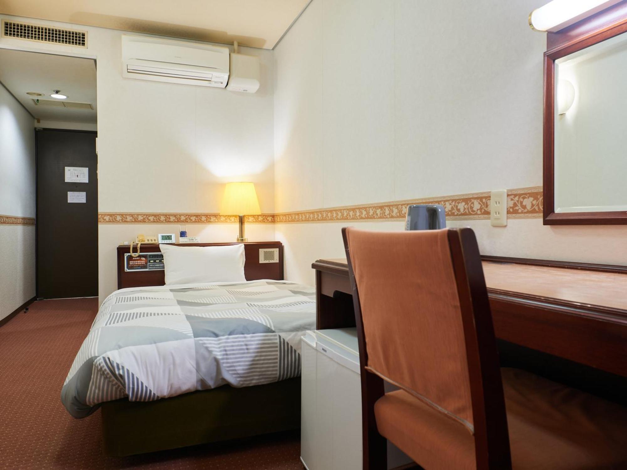 Ecohotel Toyama Station Екстериор снимка