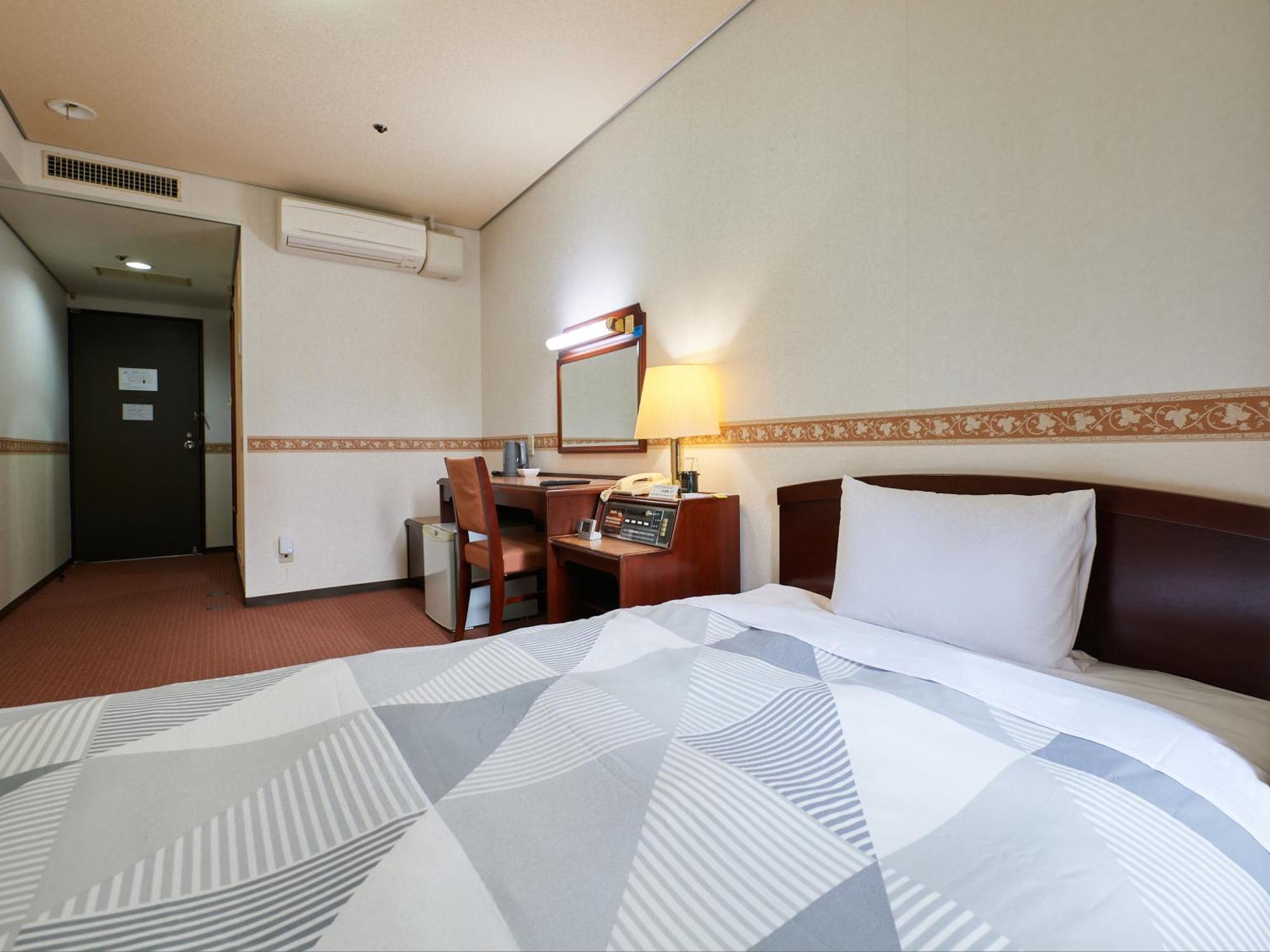 Ecohotel Toyama Station Екстериор снимка
