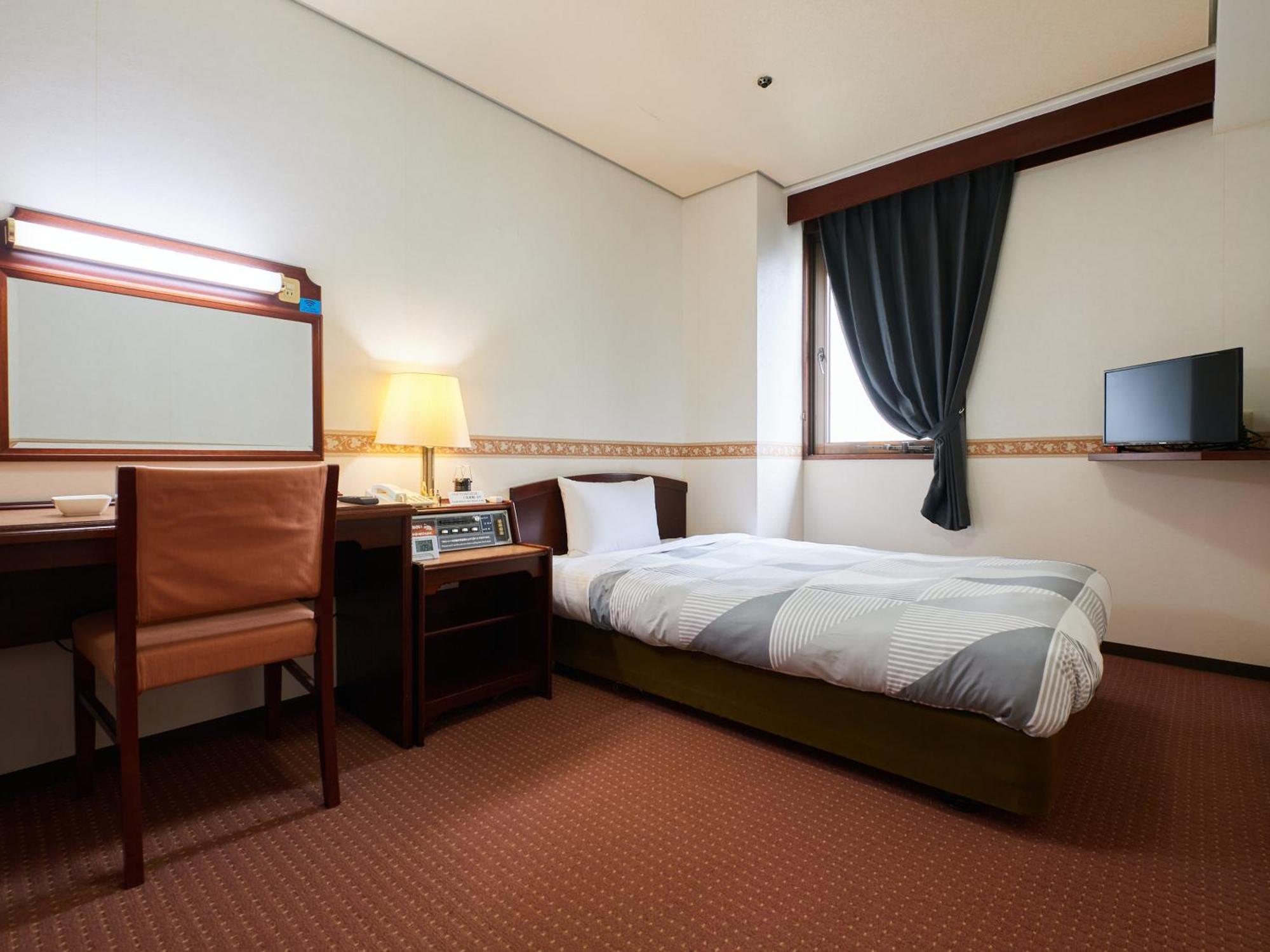 Ecohotel Toyama Station Екстериор снимка